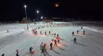 Yıldız Dağı'nda kayak sezonu meşalelerle açıldı