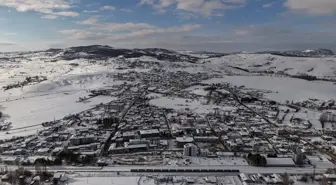 Beyaza bürünen Artova ilçesi havadan görüntülendi