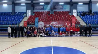 Genç kızlar futsalda şampiyon Düzce Spor Lisesi oldu