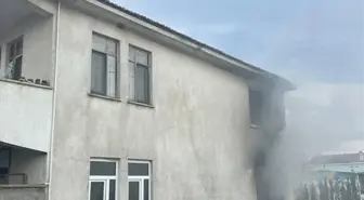 Kocaeli'de yangın çıkan iki katlı evde hasar oluştu