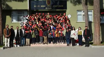 Öğrenciler 'Mehmetçikle Bir Gün Projesi' kapsamında kışlalarda misafir edildi