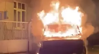 Karabük'te park halindeki otomobil alev alev yandı