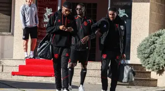 Samsunspor, Fenerbahçe karşılaşması için Adana'ya hareket etti