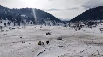 Torosların zirveleri beyaza büründü, Antalyalılar kar keyfini doyasıya yaşadı