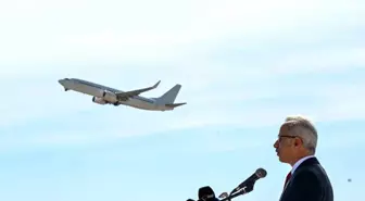 Bakan Uraloğlu: '4 Ocak'ta 2 bin 177 transit uçuşla Türk hava sahasında tüm zamanların en yüksek günlük transit uçuş sayısına ulaştık'