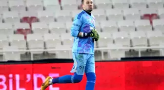 Beşiktaş'ta Mert Günok ile yollar ayrıldı