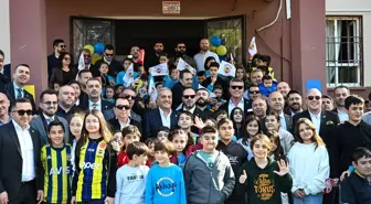 Fenerbahçe Başkanı Sadettin Saran, ilkokul öğrencileriyle bir araya geldi