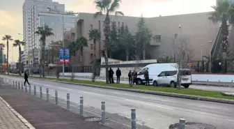 İzmir Adliyesi önünde şüpheli paket paniği