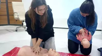 Koçarlı KYK Yurdu'nda öğrencilere ilk yardım eğitimi