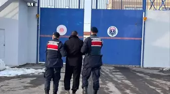 Nevşehir'de 24 yıl 15 ay hapis cezası bulunan hükümlü sahte ehliyetle yakalandı