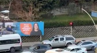 Pendik'te kırmızı ışıkta yol verme kavgası kamerada