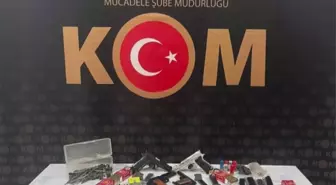 Silah kaçakçılığı operasyonunda baba ve oğluna gözaltı