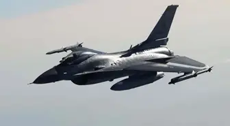 Tayvan'da F-16 savaş uçağı eğitim uçuşunda düştü