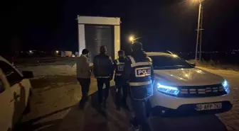 Tokat'ta durdurulan otobüste 5 kaçak göçmen yakalandı