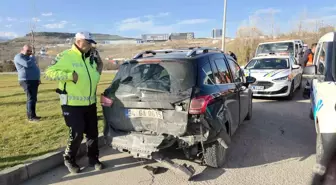 Yeni aldığı aracıyla kaza yaptı: 2 yaralı
