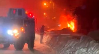 Yüksekova'da çıkan yangın aileyi evsiz bıraktı