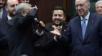 3 milletvekili AK Parti'ye katıldı! Rozet takılırken böyle selam verdi