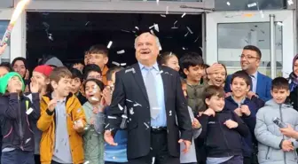 47 yıllık eğitimci alkışlarla mesleğine veda etti