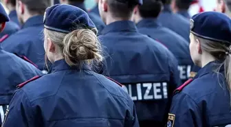 Avusturya polisinde çıplak fotoğraf skandalı: Merakı işinden ediyordu!