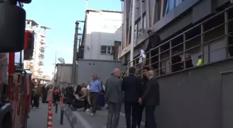 Bayrampaşa Kaymakamlığı'nda yangın paniği: Bina tahliye edildi