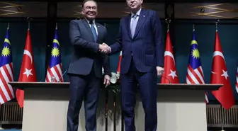 Cumhurbaşkanı Erdoğan, Malezya Başbakanı İbrahim'i resmi törenle karşıladı