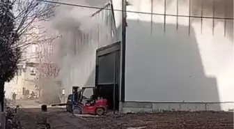 Esenyurt'ta mobilya imalathanesinde yangın