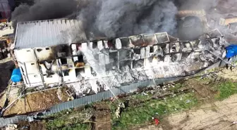 Esenyurt'ta işçilerin kaldığı büyük konteyner alev alev yandı