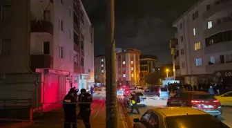 Gebze'de 5 katlı bina, girişinde oluşan çukur nedeniyle tahliye edildi