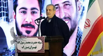 İran cumhurbaşkanından güvenlik güçlerine 'protestolara müdahale etmeyin' talimatı