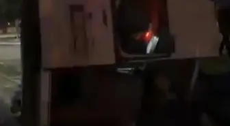 İşçi servis minibüsüyle hafif ticari araç çarpıştı: 1 ölü, 14 yaralı