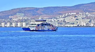 İzmir'de olumsuz hava şartları nedeniyle vapur seferleri iptal edildi