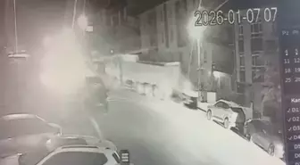 Kamyonla 3 araca çarpıp kaçtı; o anlar kamerada