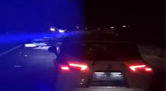 Karapınar'da çuval yüklü tırdan yola saçılan yükler trafiği aksattı