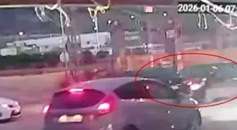 Kaza kavşağı haline gelen dönüşte yaşanan kaza kamerada