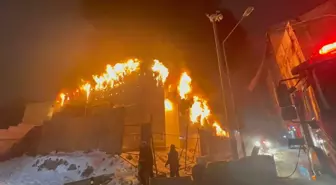 Malatya'da İnşaat İşçilerinin Kullandığı Konteynerlerde Yangın Çıktı