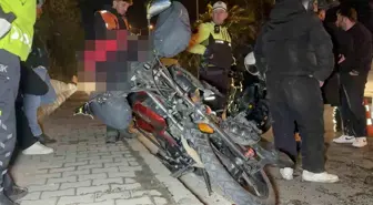 Samsun'da motosiklet servis minibüsüne çarptı: 1 yaralı