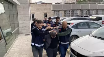 Tehditle 200 bin TL'sini alıp, dövdüler; 4 gözaltı