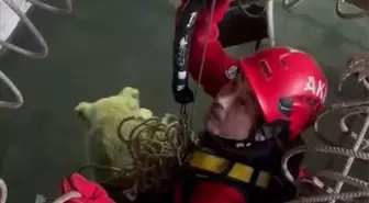 Trabzon'da 7 metrelik çukura düşen köpeği AKUT ekipleri kurtardı