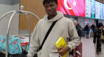 Trabzonspor transferi bitirdi: Chibuike Nwaiwu İstanbul'da