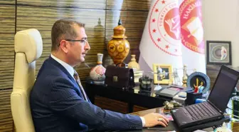 Uşak Cumhuriyet Başsavcısı Çınar, AA'nın 'Yılın Kareleri' oylamasına katıldı