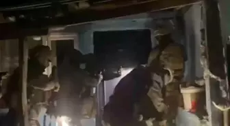 Zehir tacirlerine geçit yok: 137 polisle yapılan operasyonda 6 gözaltı