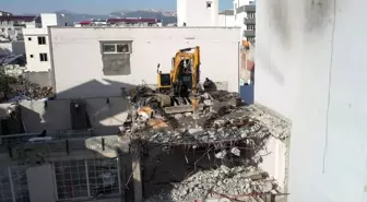 Adıyaman'da binalar daha güvenli şekilde yıkılıyor