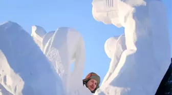 Albüm: Çin'in Harbin Kentinde Düzenlenen Kardan Heykel Yarışmasında Sanatçıların Yoğun Mesaisi Sürüyor