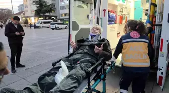 Alkol komasına giren adam banktan yere yığıldı