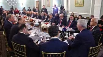 Bakan Bolat, Birleşik Krallık'ta faaliyet gösteren Türk iş adamlarıyla buluştu