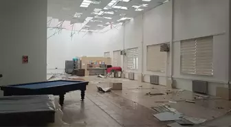 Bilecik'te kuvvetli rüzgar bazı binaların çatısını uçurdu, ağaçları devirdi