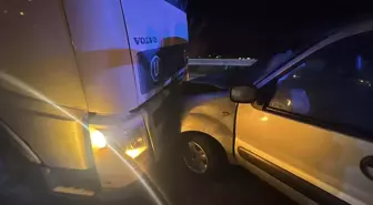 Bolu'da tır ile hafif ticari aracın çarpıştığı kazada 3 kişi yaralandı