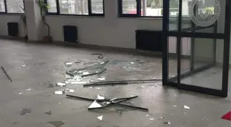 Bursa'da fırtına ve kuvvetli yağış; çatılar uçtu, deniz taştı