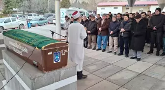 Güdül İlçe Müftüsü Güneş'in vefat eden babası ve kayınbiraderinin cenazeleri defnedildi