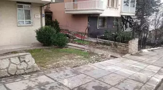 Hafriyat kamyonunun bahçedeki 4 araca çarptığı kaza kameda